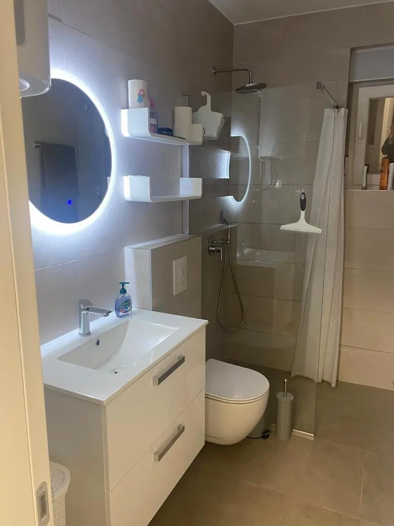 Apartment Noah Vrsi